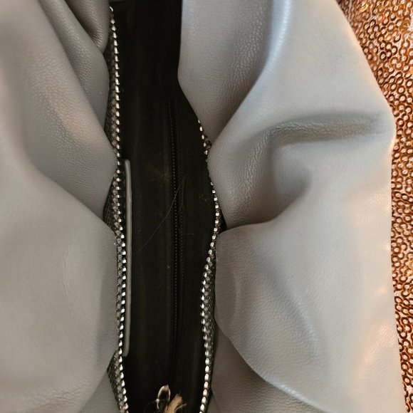 🦩NWT Gray Vegan Leather Small Handbag - Picture 10 of 10
